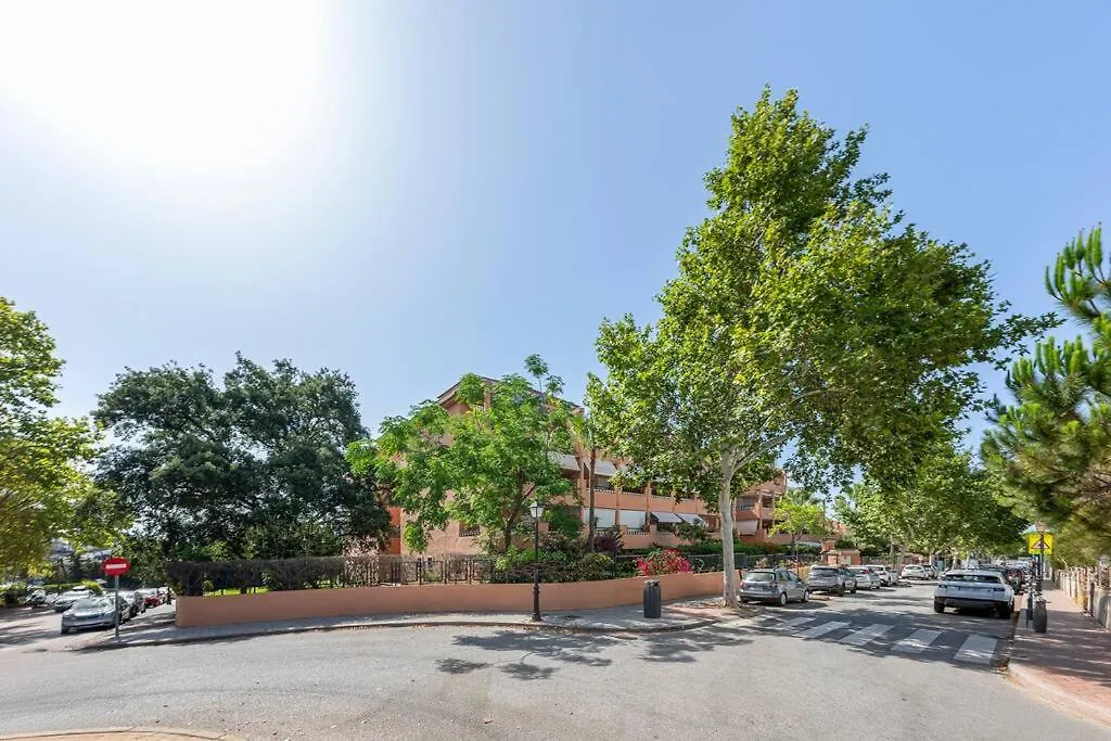 Daire Beautiful 2Br Apt With Terrace, Garden & Pool Marbella İspanya