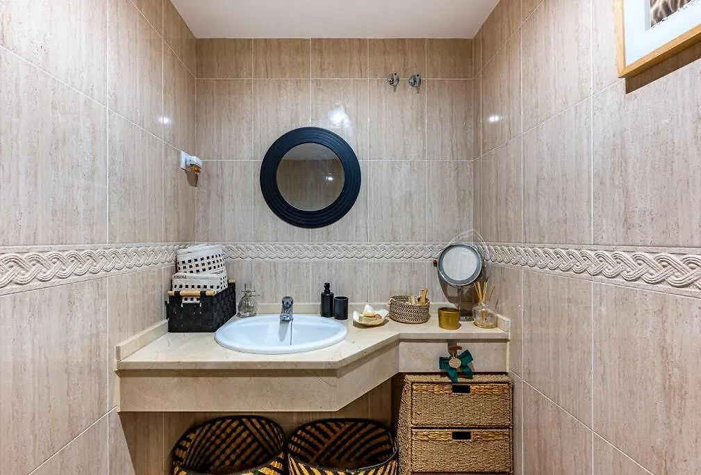 Beautiful 2Br Apt With Terrace, Garden & Pool Marbella 0*,  İspanya