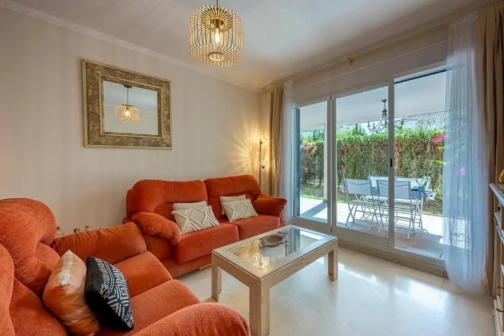 Beautiful 2Br Apt With Terrace, Garden & Pool Marbella