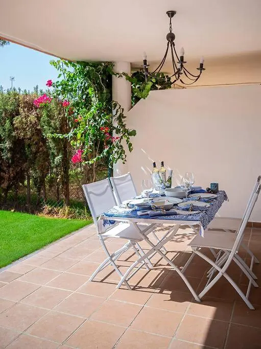 Beautiful 2Br Apt With Terrace, Garden & Pool Marbella Apartment