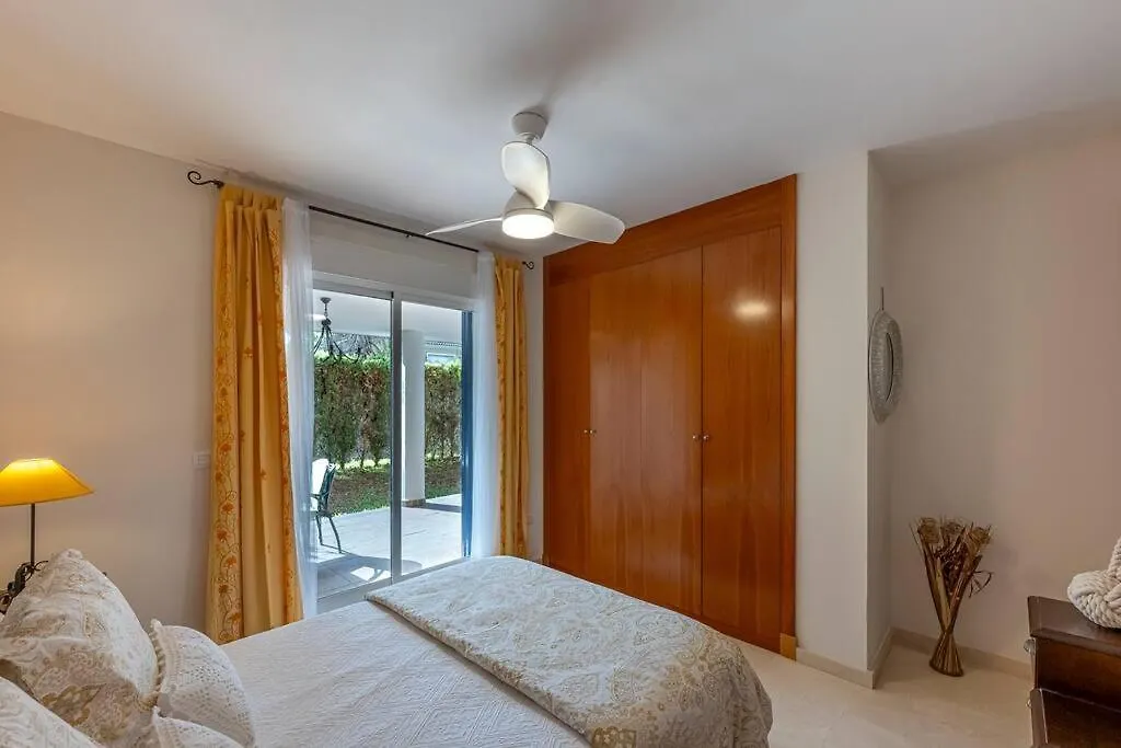 Apartment Beautiful 2Br Apt With Terrace, Garden & Pool Marbella