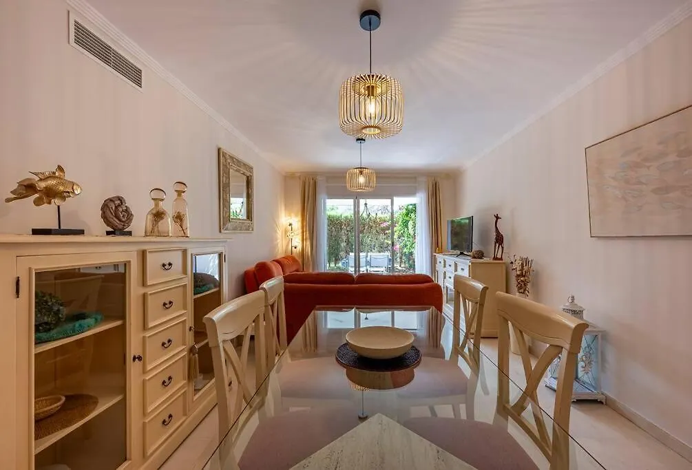 Beautiful 2Br Apt With Terrace, Garden & Pool Marbella Spain