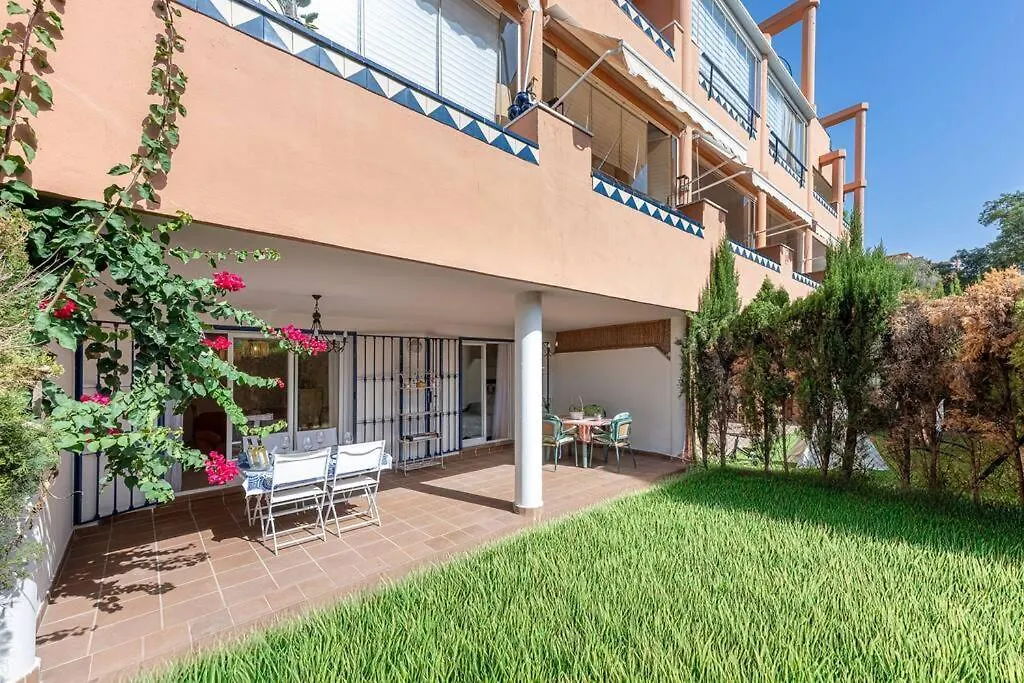 Beautiful 2Br Apt With Terrace, Garden & Pool Marbella Spain