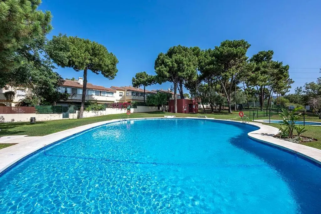 Beautiful 2Br Apt With Terrace, Garden & Pool Marbella