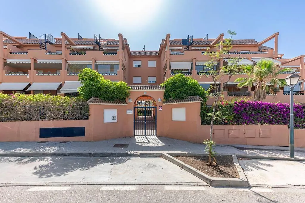 Apartment Beautiful 2Br Apt With Terrace, Garden & Pool Marbella